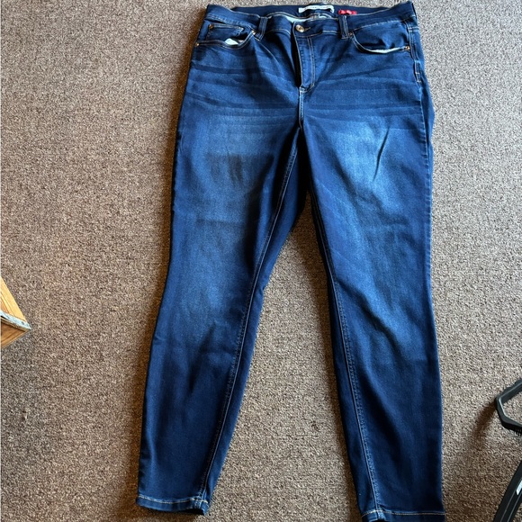 Celebrity pink jeans - Picture 1 of 4
